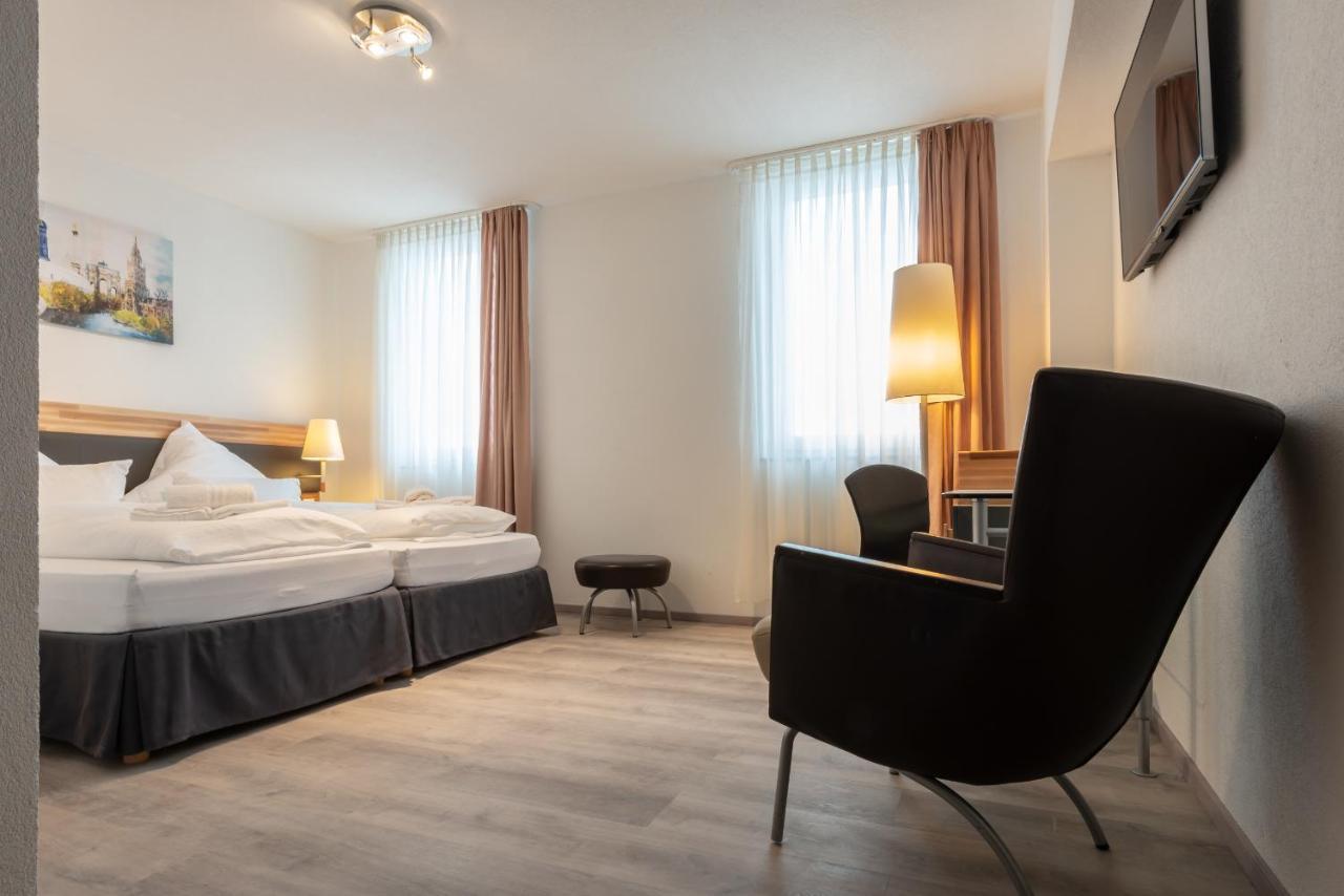 Hotel In Laisen ロイトリンゲン エクステリア 写真