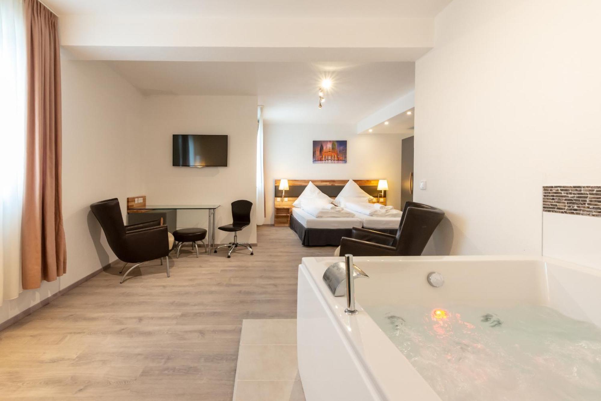 Hotel In Laisen ロイトリンゲン 部屋 写真